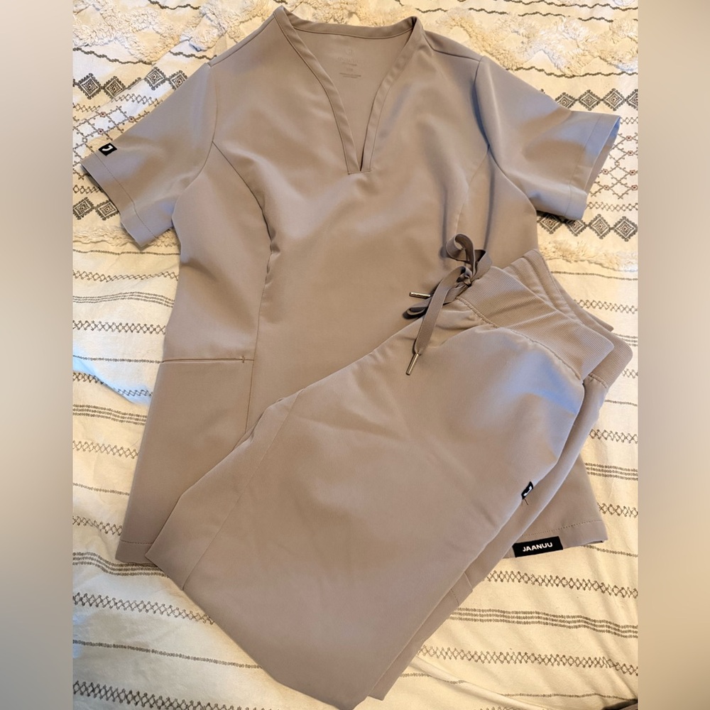 Jaanuu Taupe Scrub Set